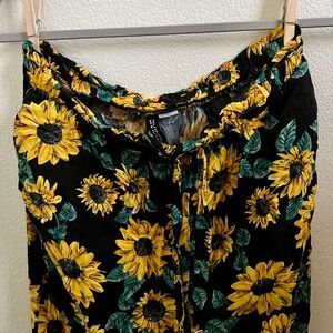 sunflower pants 🌻